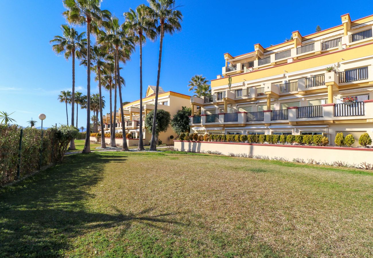 Квартира-студия на Марбелья / Marbella - Deluxe studio with huge terrace - Romana Playa beachfront