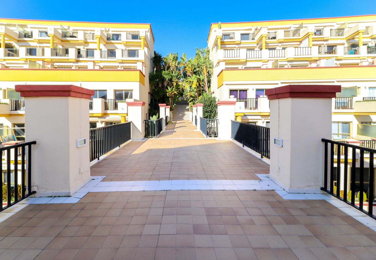 Квартира-студия на Марбелья / Marbella - Deluxe studio with huge terrace - Romana Playa beachfront