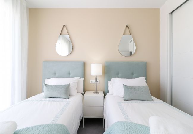 Апартаменты на La Cala de Mijas - Penthouse with Large Roof Terrace & Plunge Pool Апартаменты на La Cala de Mijas - Penthouse with Large Roof Terrace & Plunge Pool