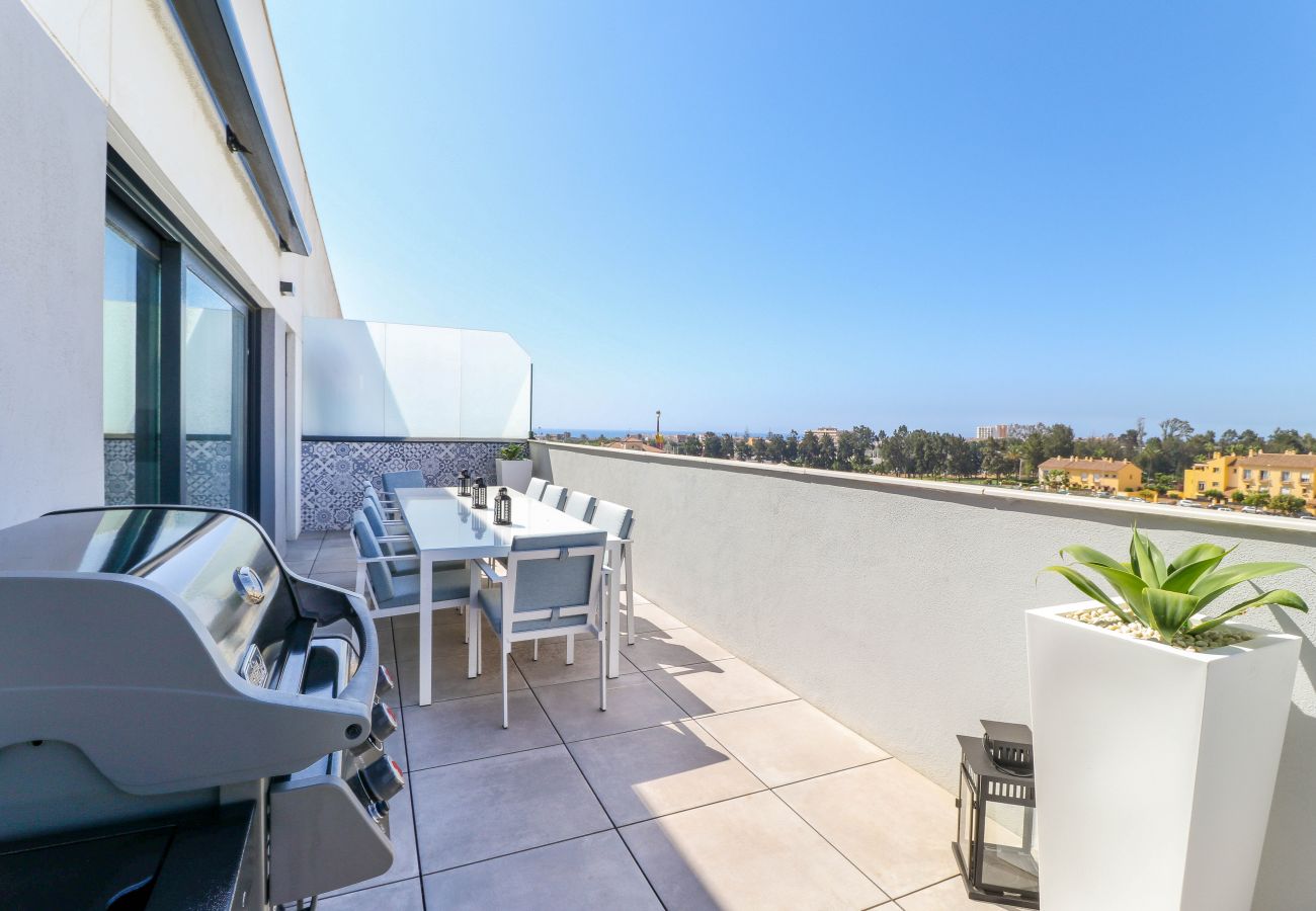Апартаменты на La Cala de Mijas - Penthouse with Large Roof Terrace & Plunge Pool
