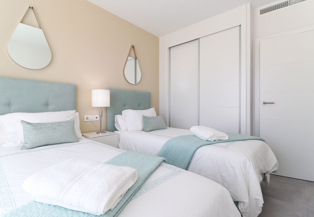 Апартаменты на La Cala de Mijas - Penthouse with Large Roof Terrace & Plunge Pool