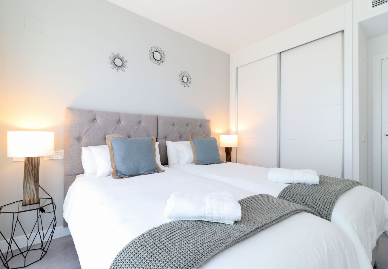Апартаменты на La Cala de Mijas - Penthouse with Large Roof Terrace & Plunge Pool