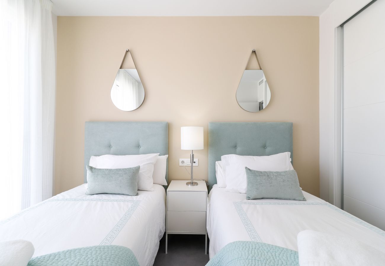 Апартаменты на La Cala de Mijas - Penthouse with Large Roof Terrace & Plunge Pool