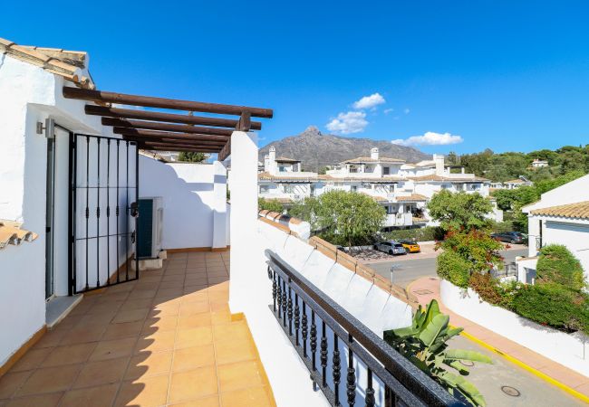 Таунхаус на Марбелья / Marbella - Los Naranjos Marbella townhouse