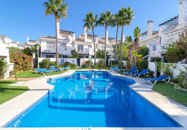 Таунхаус на Марбелья / Marbella - Los Naranjos Marbella townhouse