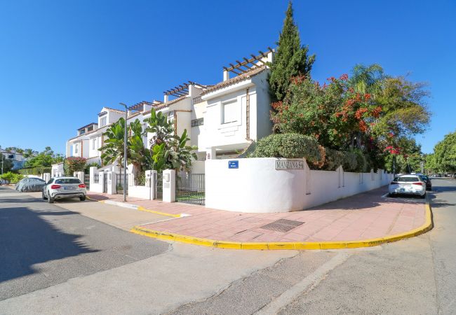 Таунхаус на Марбелья / Marbella - Los Naranjos Marbella townhouse
