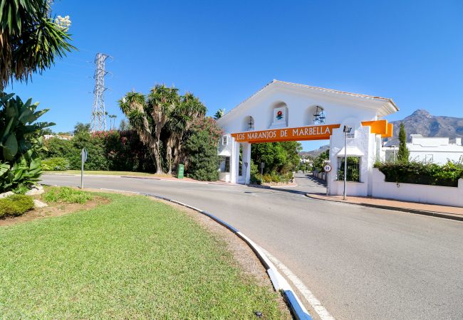 Таунхаус на Марбелья / Marbella - Los Naranjos Marbella townhouse