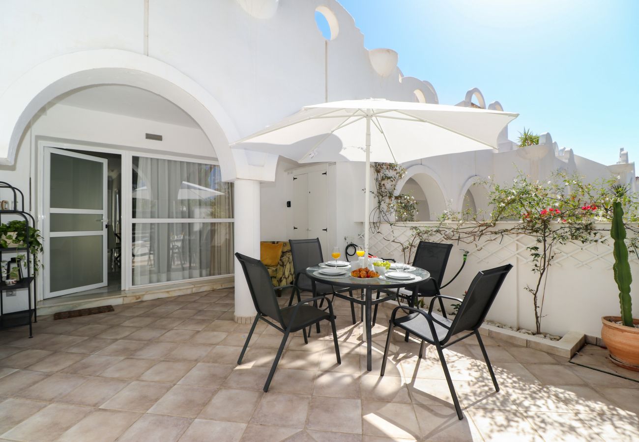 Таунхаус на Марбелья / Marbella - Beautiful sunny townhouse - great resort facilities