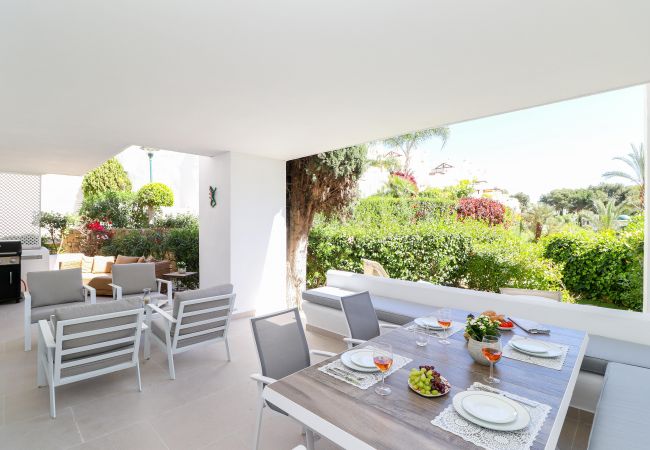 Апартаменты на Марбелья / Marbella - Los Monteros Palm Beach - apartment with garden