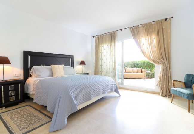 Апартаменты на Марбелья / Marbella - Los Monteros Palm Beach - apartment with garden