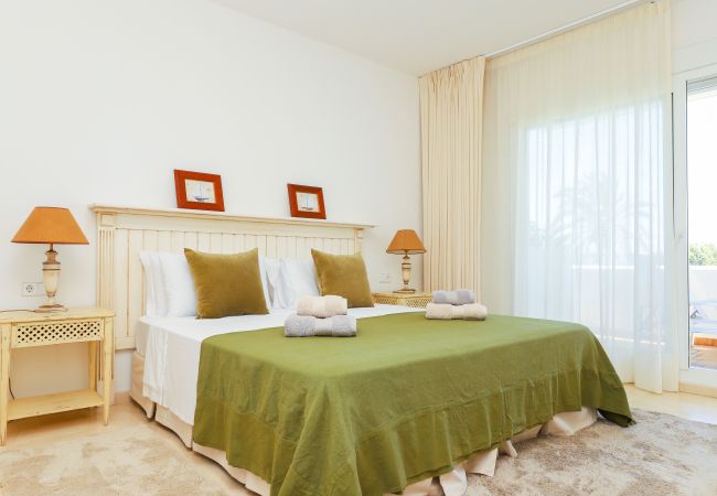 Апартаменты на Marbella - Beachfront with large garden  - Los Monteros Palm Beach Апартаменты на Marbella - Beachfront with large garden  - Los Monteros Palm Beach
