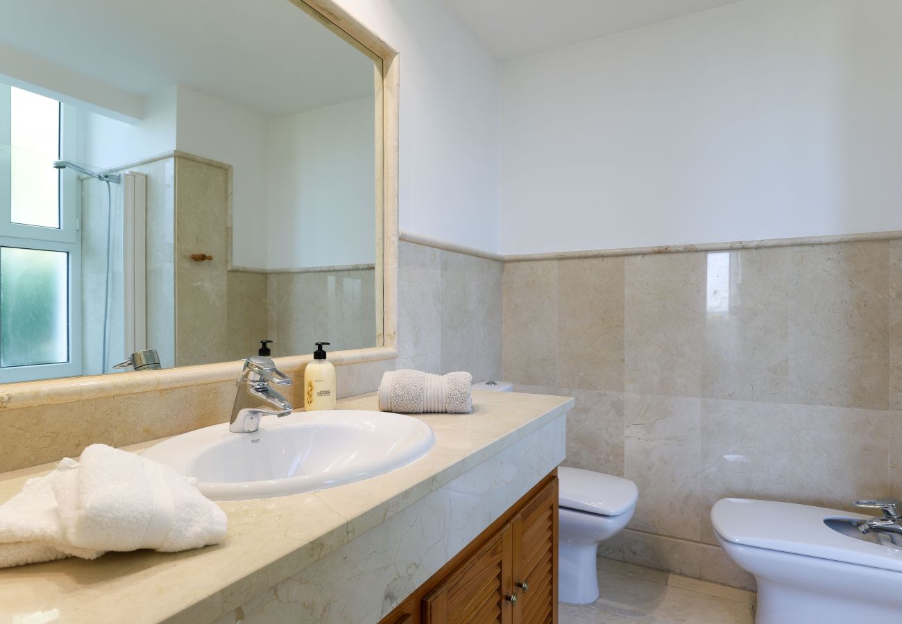 Апартаменты на Марбелья / Marbella - Beachfront with large garden  - Los Monteros Palm Beach