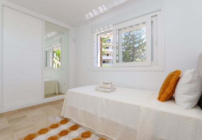 Апартаменты на Марбелья / Marbella - Luxury apartment with pool view - Playa Real beachfront