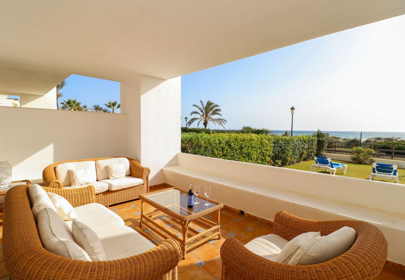 Апартаменты на Марбелья / Marbella - Beachfront Los Monteros Palm Beach