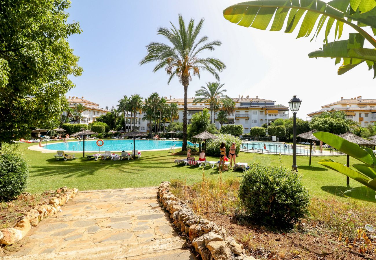 Апартаменты на Nueva andalucia - Modern apartment near Puerto Banus