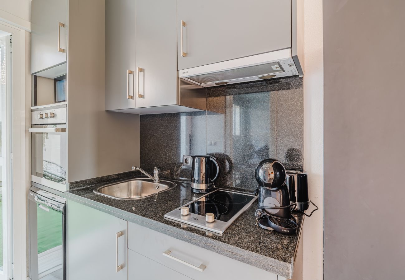 Таунхаус на Марбелья / Marbella - Sunny Marbella Townhouse with Terraces, Pool & Hotel Amenities