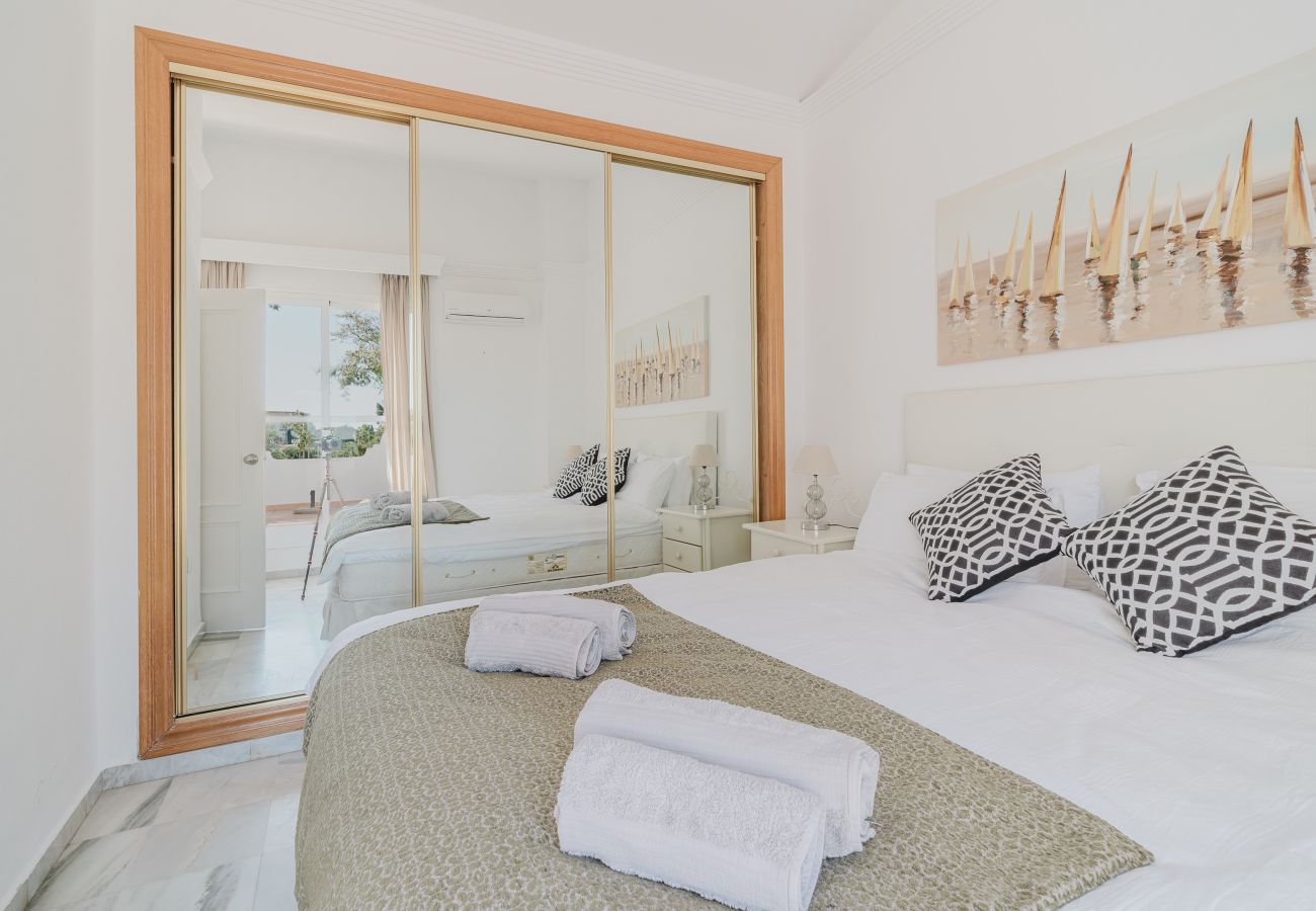 Таунхаус на Марбелья / Marbella - Sunny Marbella Townhouse with Terraces, Pool & Hotel Amenities