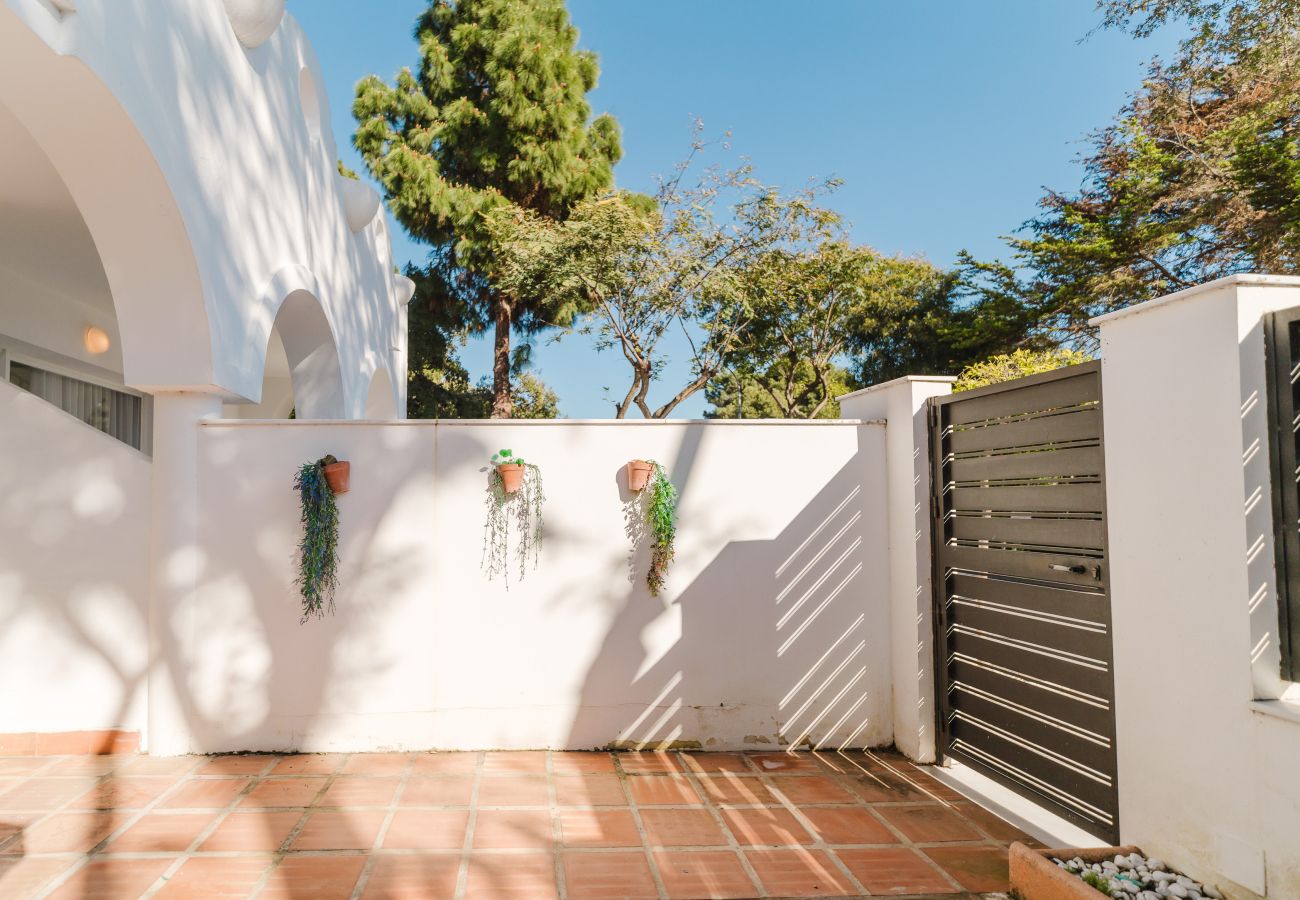 Таунхаус на Марбелья / Marbella - Sunny Marbella Townhouse with Terraces, Pool & Hotel Amenities