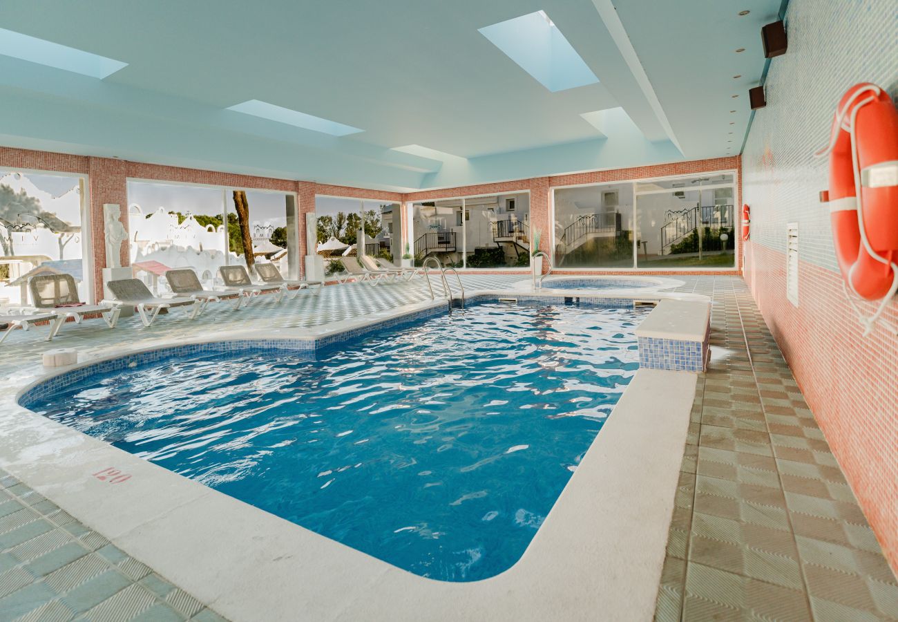 Таунхаус на Марбелья / Marbella - Sunny Marbella Townhouse with Terraces, Pool & Hotel Amenities